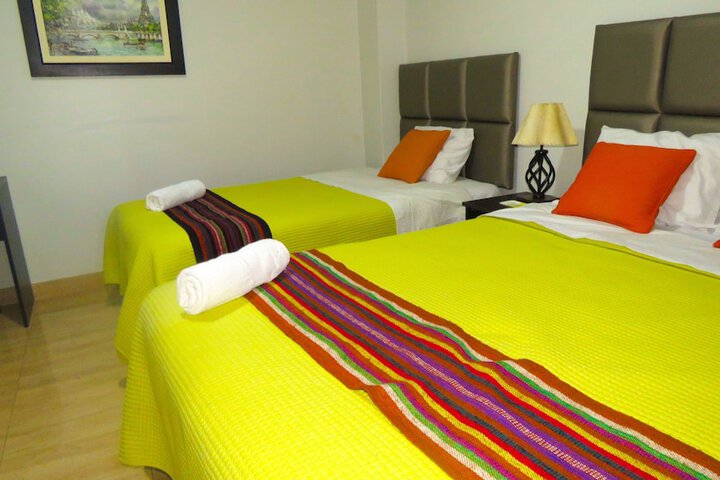 Room 13 of 32