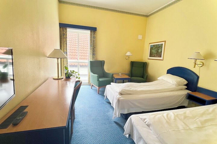 Room 17 of 50