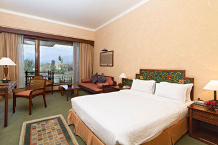 Room 14 of 32