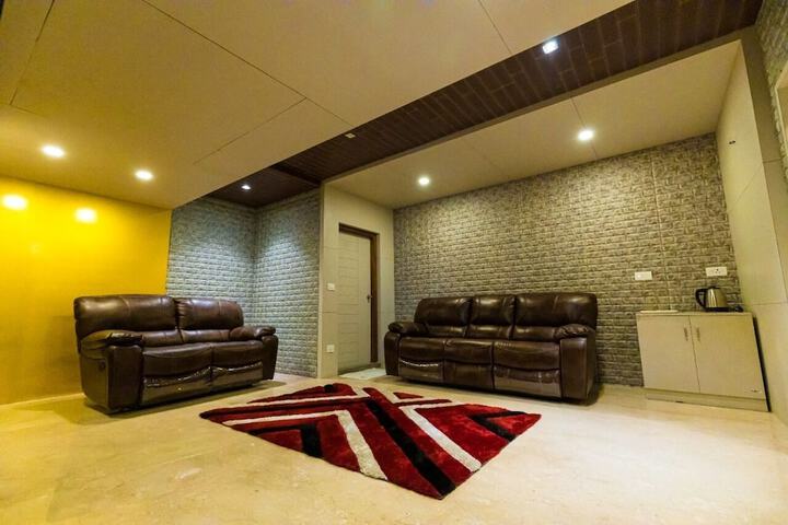 Room 8 of 24