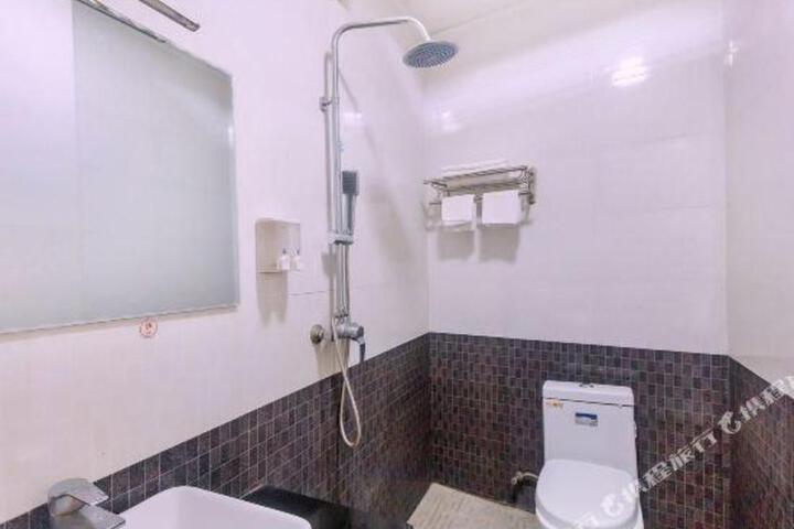 Qingshun Hotel