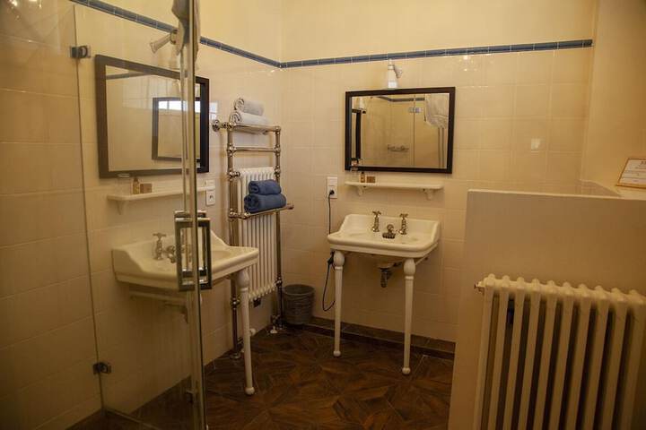 Clean Restrooms