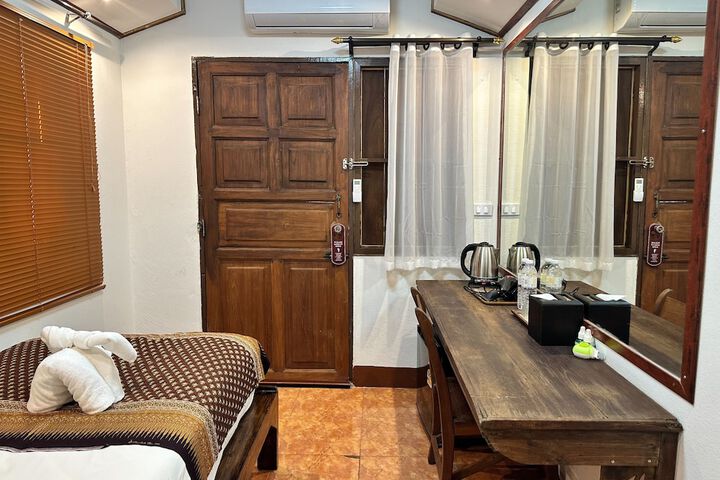 Room 47 of 86