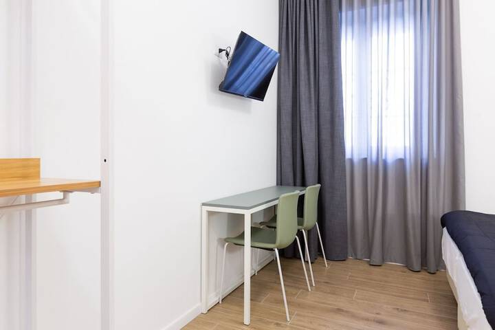 Room 7 of 40