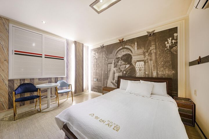 Room 48 of 58