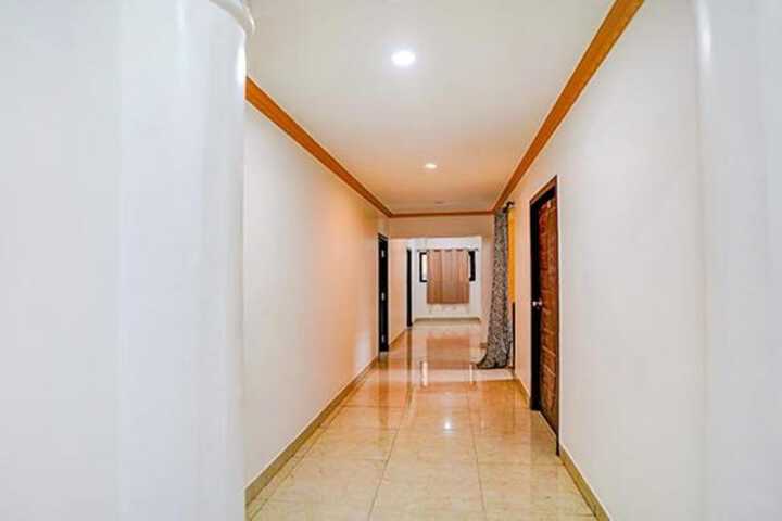 Hotel Interior 4 of 33
