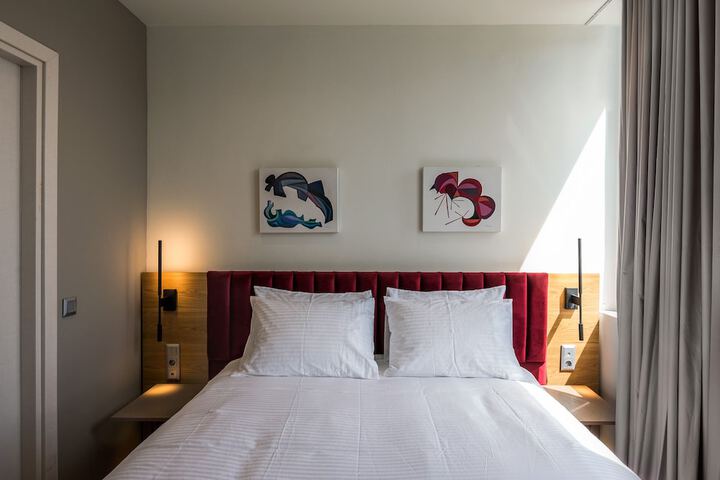 Room 7 of 74