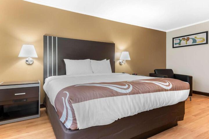 Standard Room, King or Two Doubles (2 of 2)
