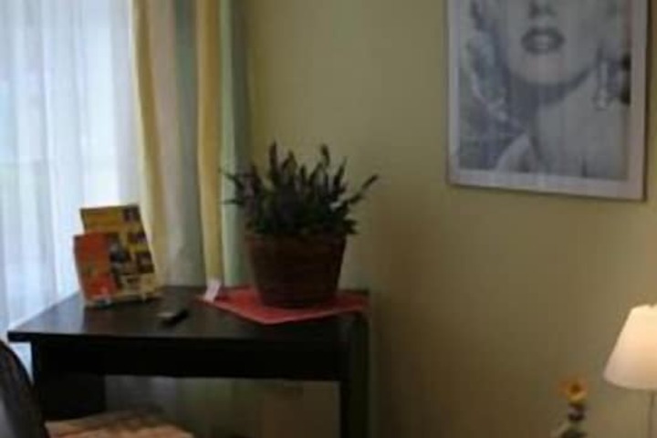 Room 3 of 37