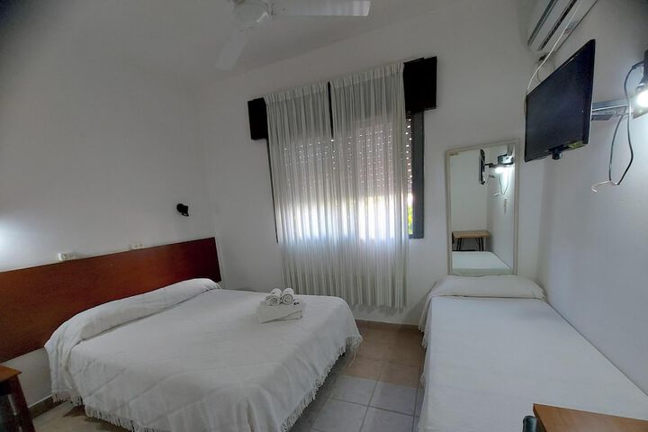 Room 10 of 40