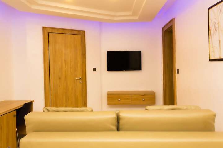 Room 10 of 23