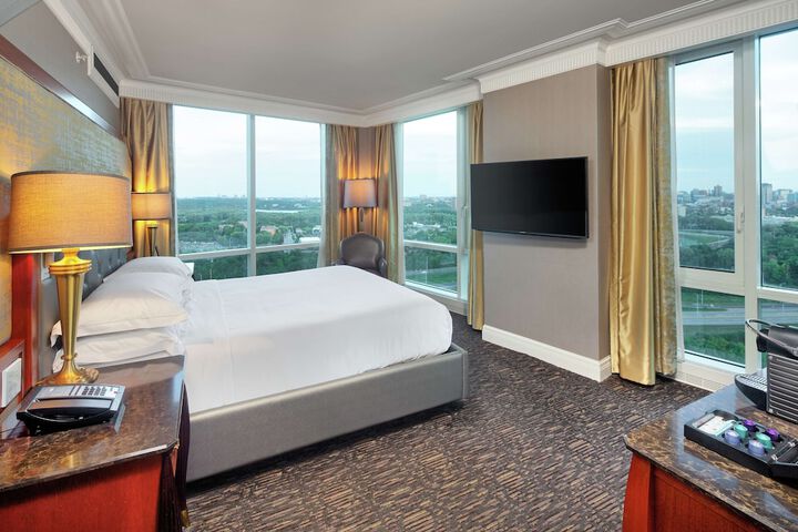 1 King Bed Lake View (66 of 69)