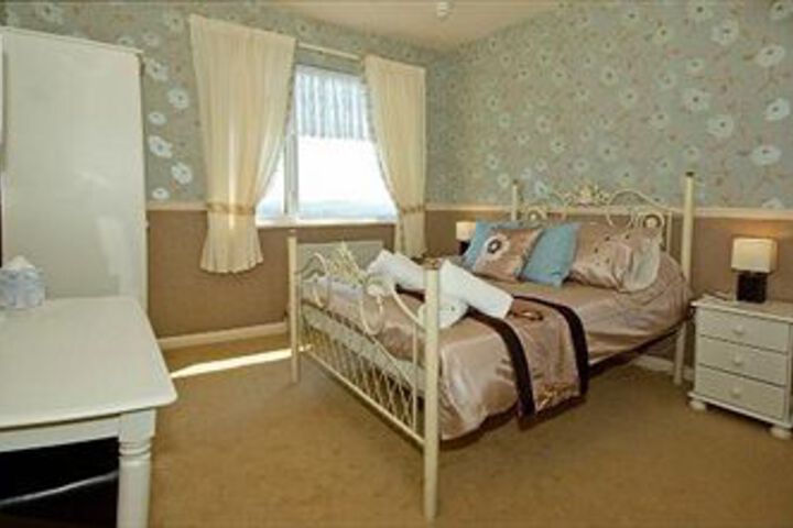 Room 16 of 28