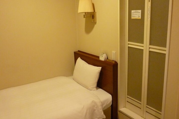 Room 2 of 39