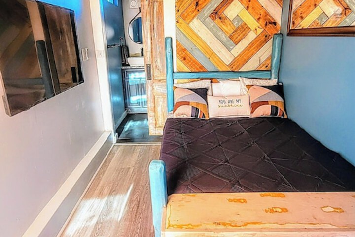 Room 7 of 172
