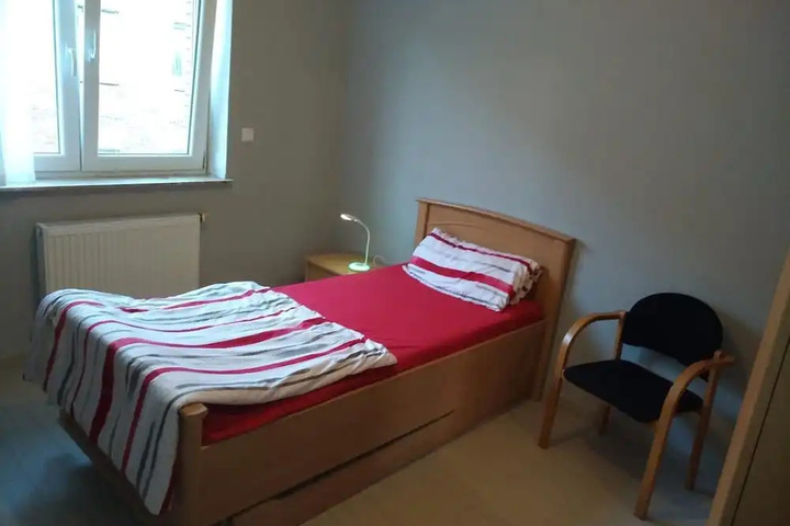 Room 4 of 10