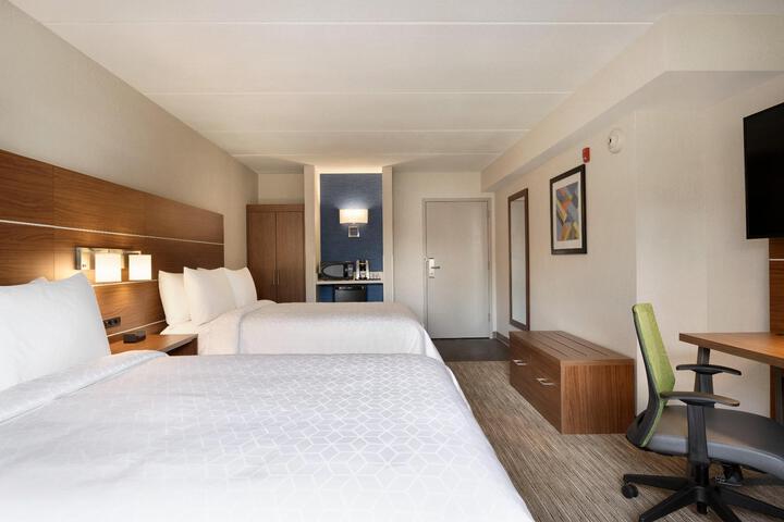 Quadruple Queen Size Bed (8 of 10)