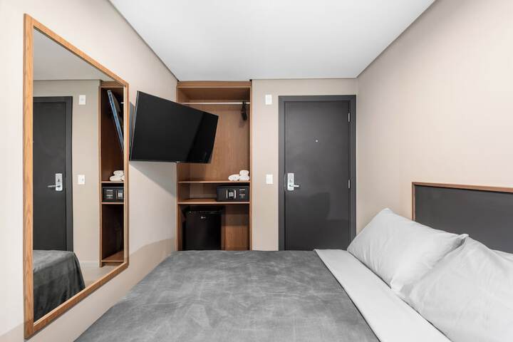 Room 17 of 42