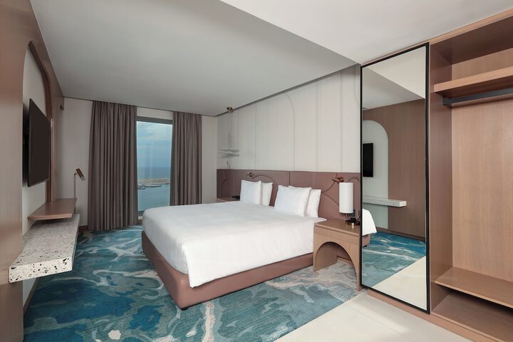 Room 12 of 83
