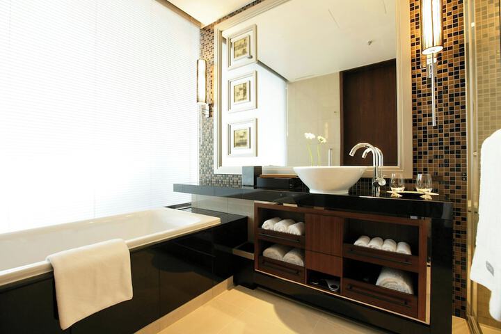 Room 30 of 76