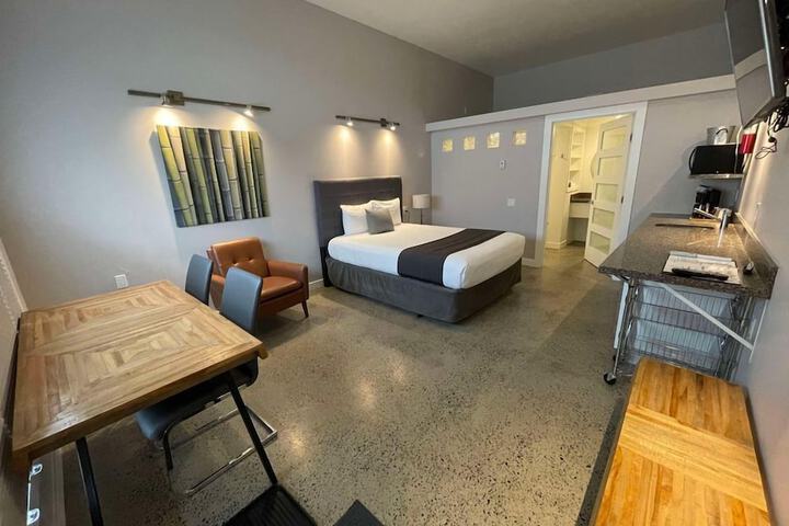 Room 13 of 52