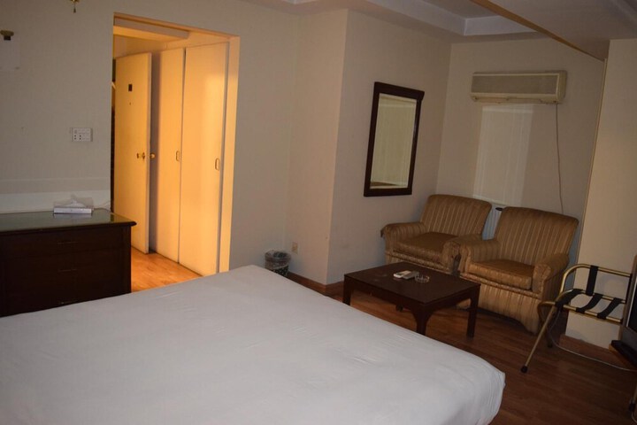 Room 26 of 45