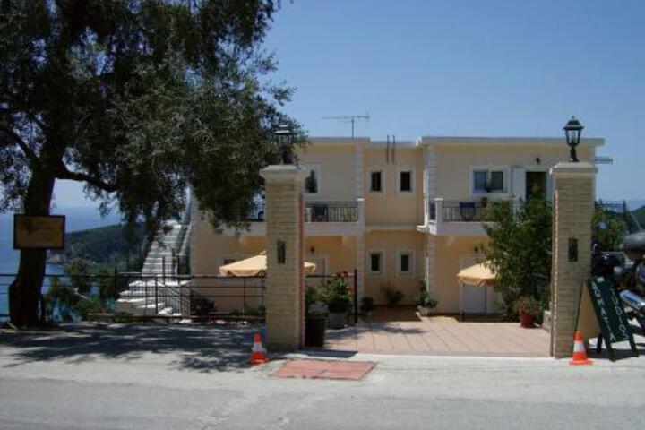 Hotel 5 of 8