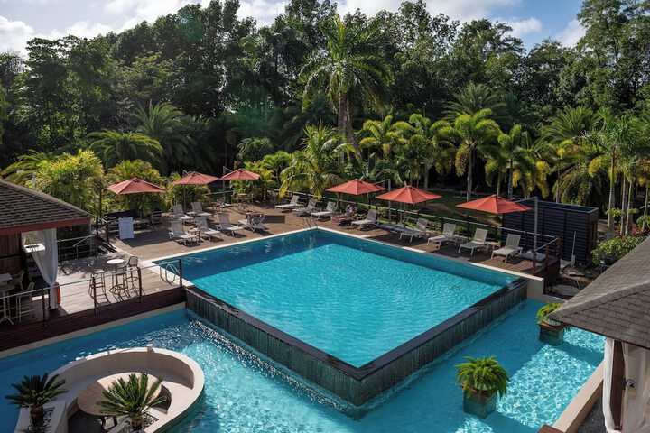 Hotel with Pool
