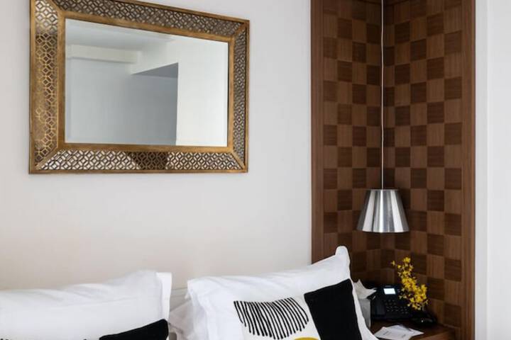 Room 21 of 74