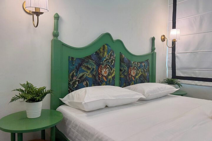 Room 53 of 70