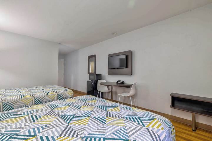 Room 4 of 24