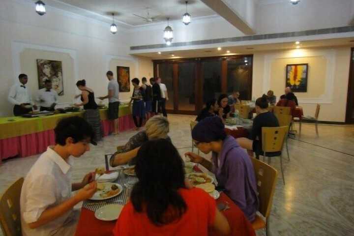 Dining 34 of 64