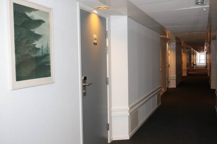 Ballroom/Hall 31 of 46