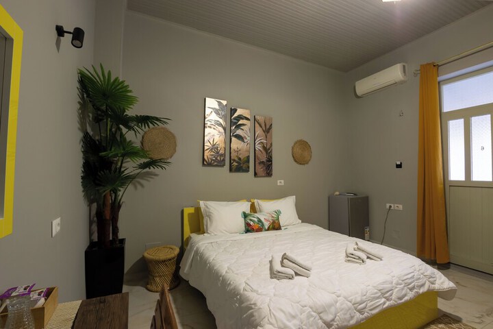 Room 42 of 90