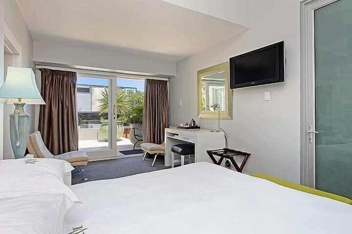 Room 5 of 15