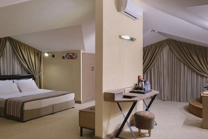 Room 31 of 107