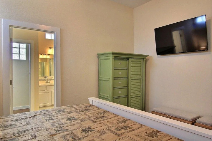 Room 6 of 20
