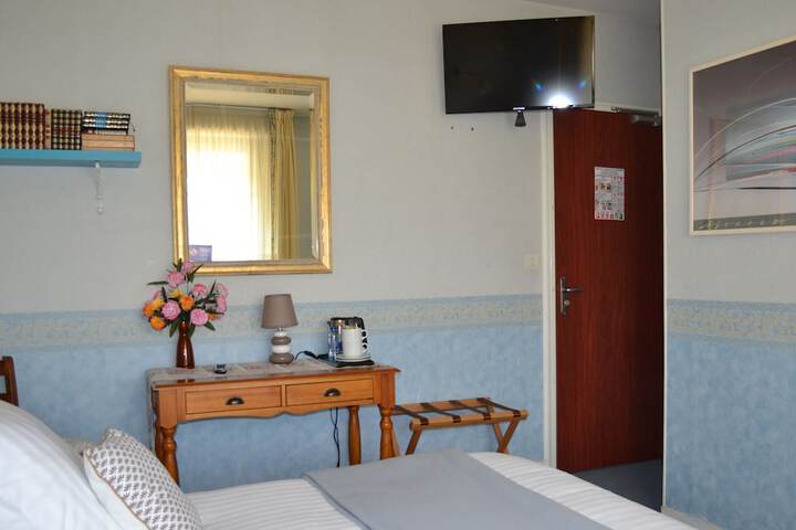 Room 33 of 58