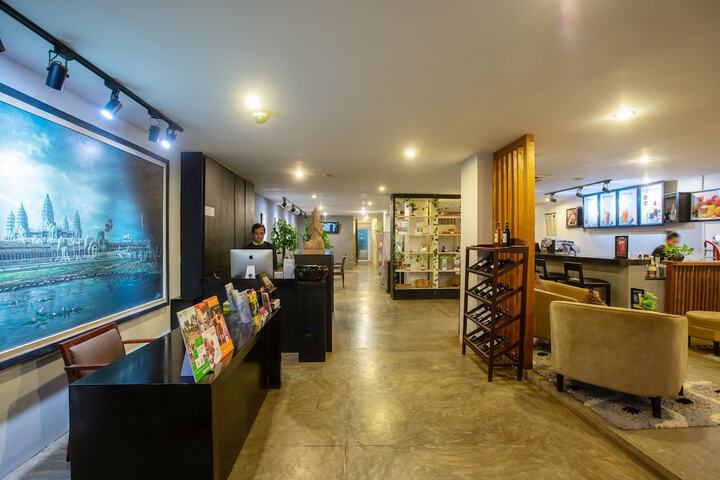 Hotel Lobby