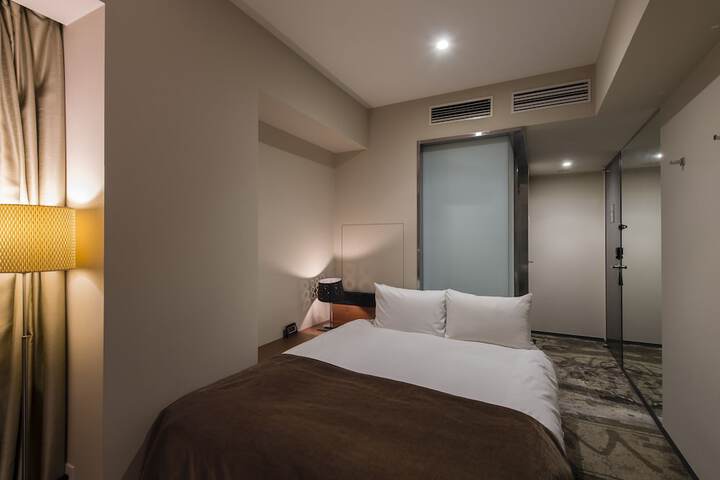 Room 16 of 52