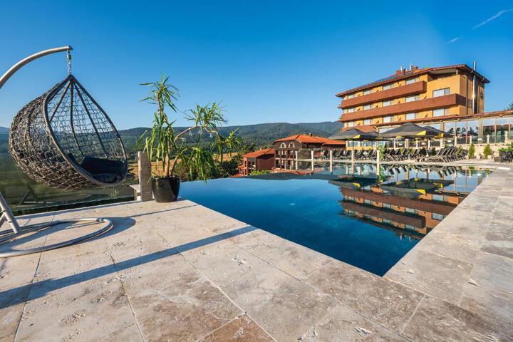 Katalina Resort