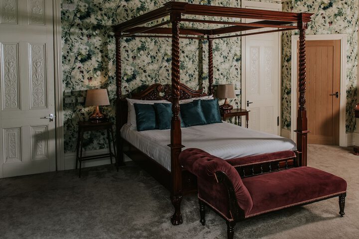 Room 15 of 68