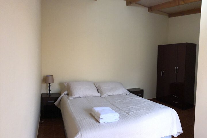 Room 10 of 32