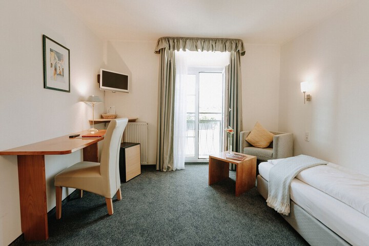Room 13 of 34