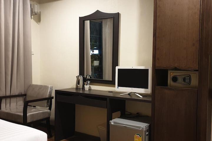 Room 21 of 43