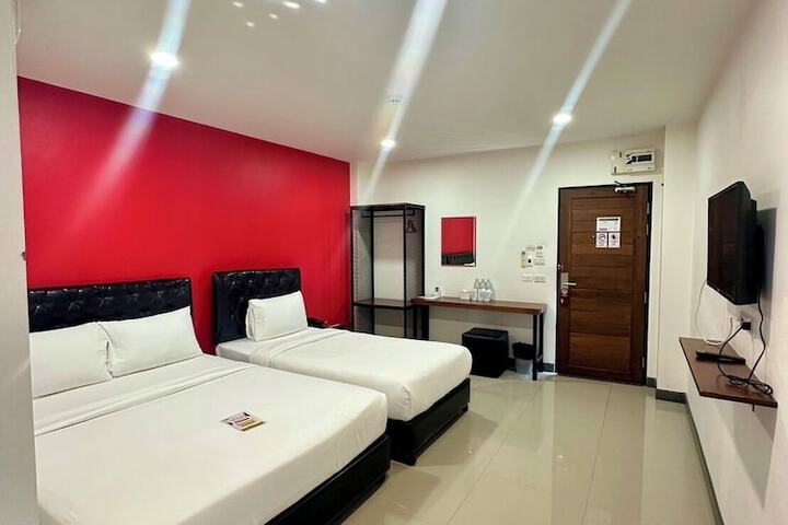 Room 5 of 15