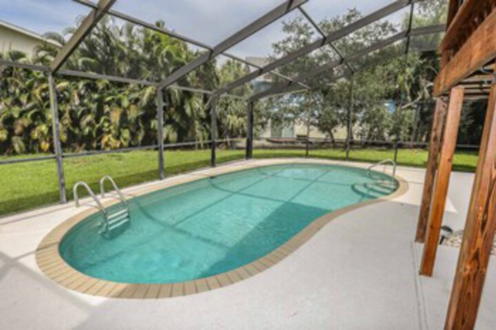 Pool 11 of 22