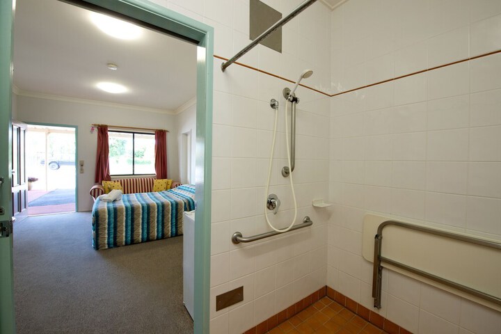 Room 11 of 25