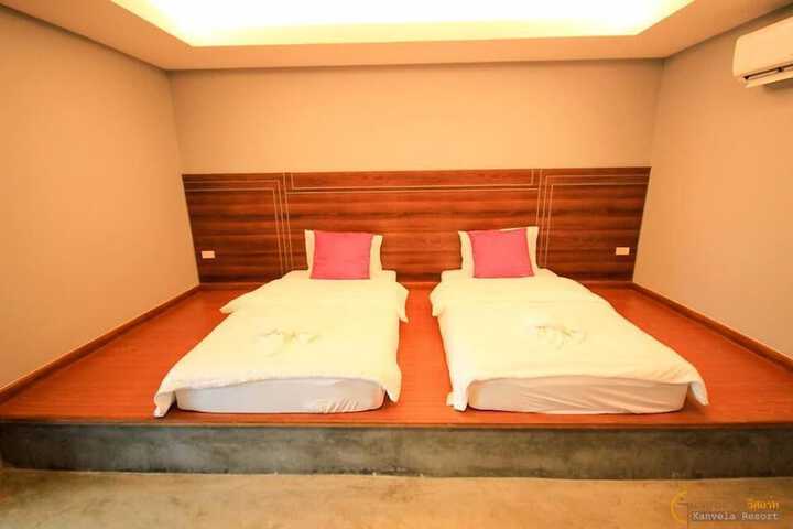 Room 5 of 39