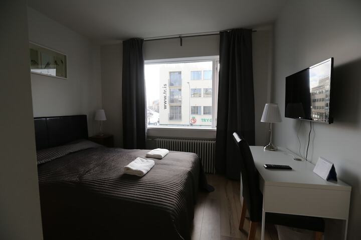 Room 15 of 32